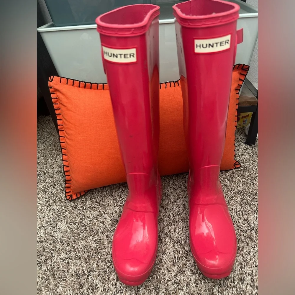 Dark Pink Hunter Boots - Picture 1 of 2